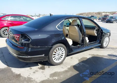 2017 Volkswagen Passat 1.8T Se z USA, uszkodzony, nr VIN 1VWBT7A36HC053603